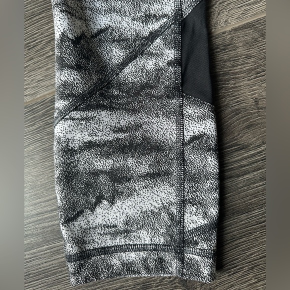 Lululemon Pace Rival Crop - Picture 4 of 7